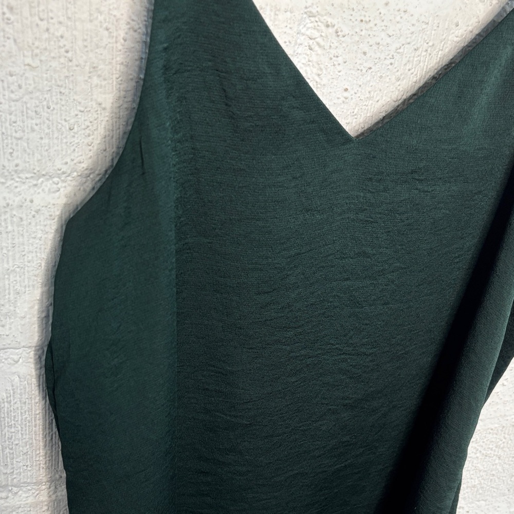 Express Satin Emerald Downtown Camisole Top sz S adjustable straps - Picture 8 of 8